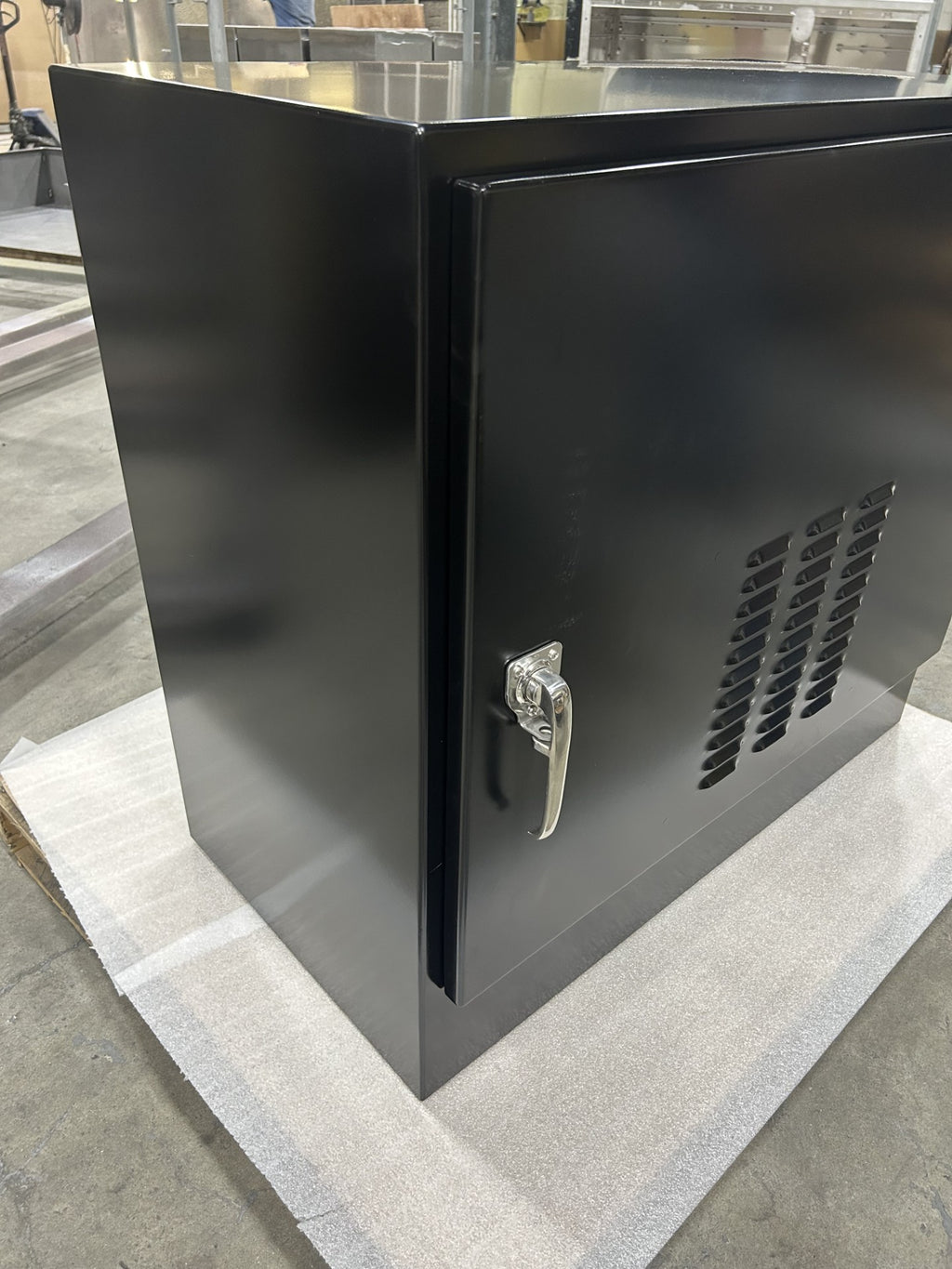 NEMA 3R & 3RX Free Standing & Pad Mount Enclosures