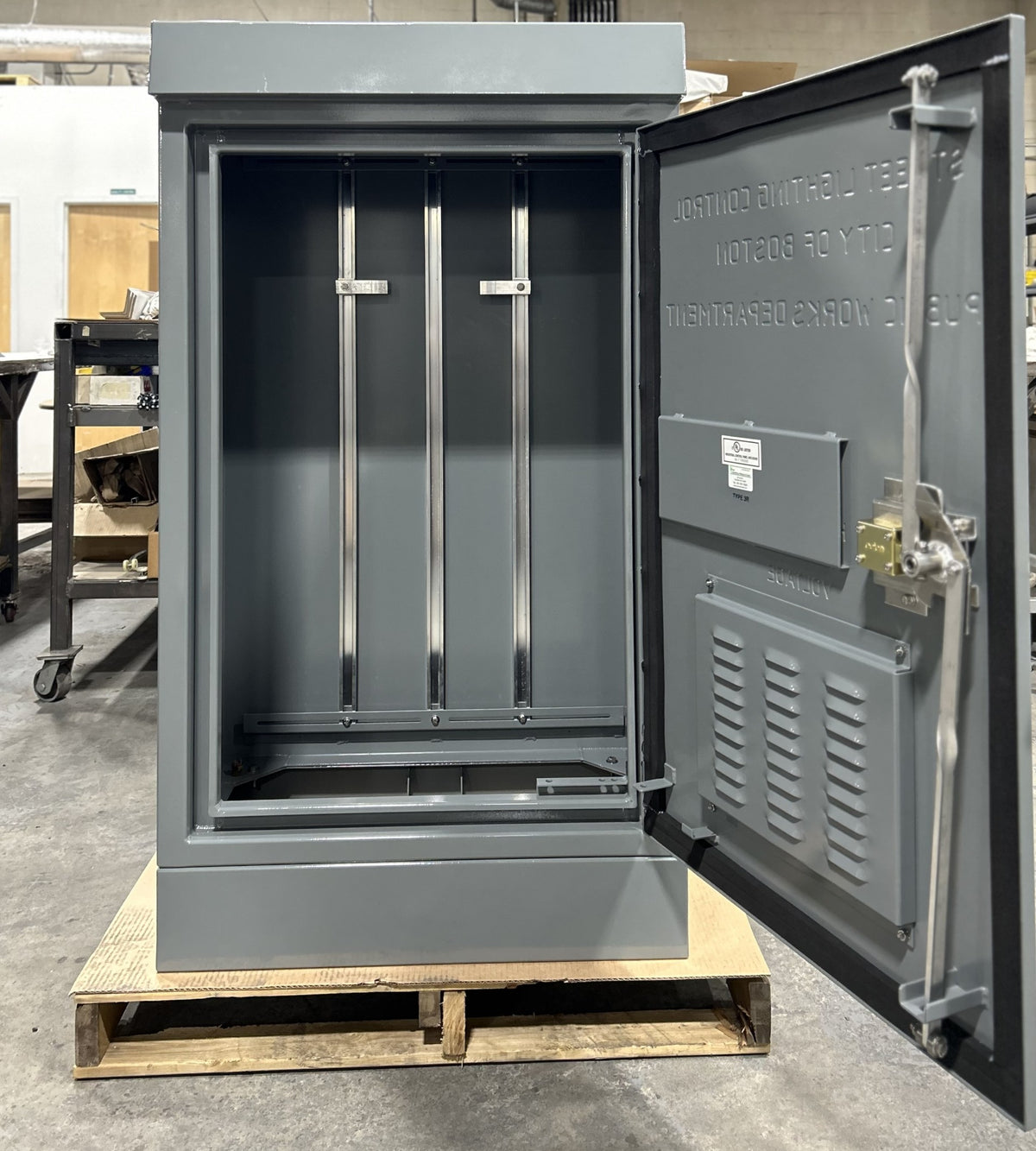 NEMA 3R & 3RX Free Standing and Pad Mount