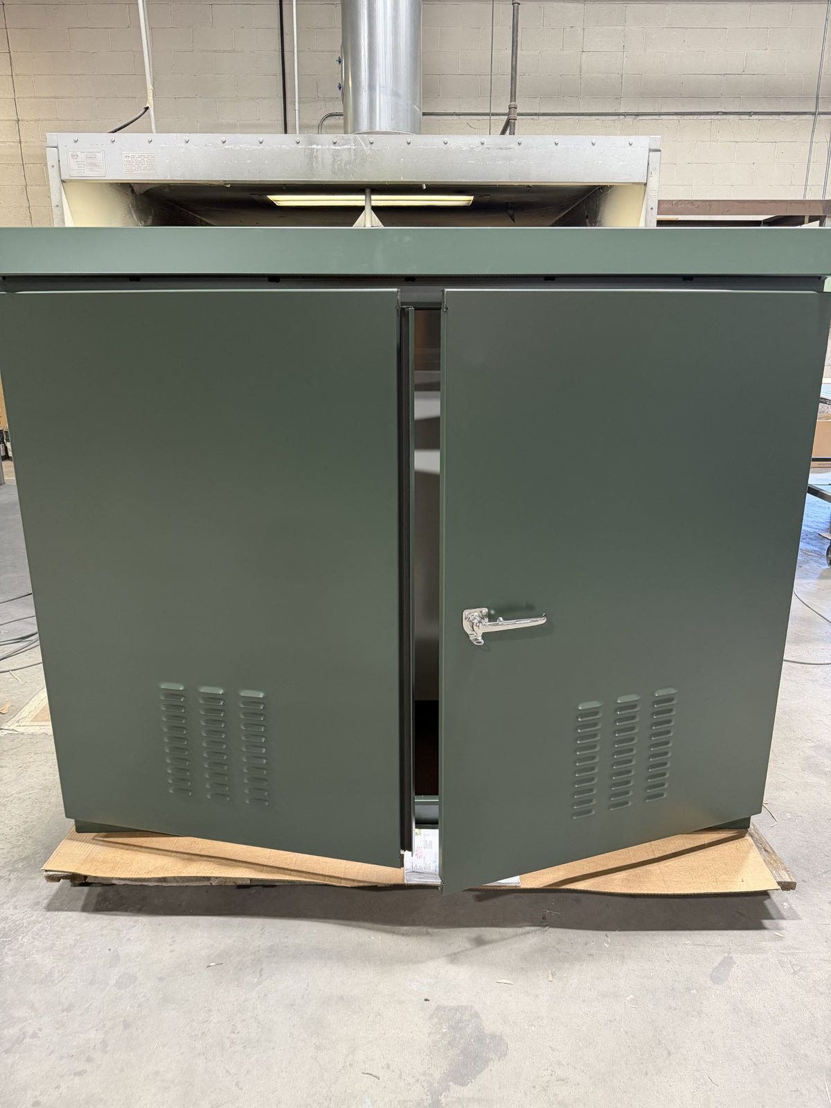 NEMA 3R & 3RX Free Standing & Pad Mount Enclosures